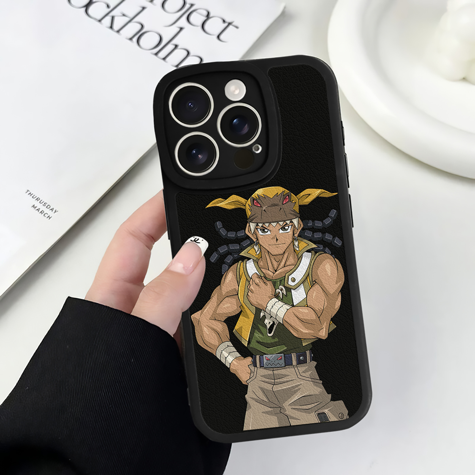 （画像用） 遊☆戯☆王 Yu-Gi-Oh! 【iPhone 16シリーズ対応】シリコンスマホケース（レザー調） 材質：シリコン